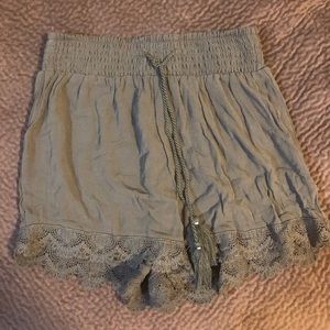 Super cute olive shorts